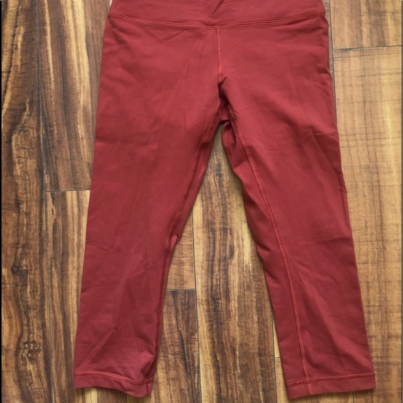 Lululemon Wunder Under Crop (High-Rise) *Full-On Luon 21"
Cayenne - Picture 3 of 9